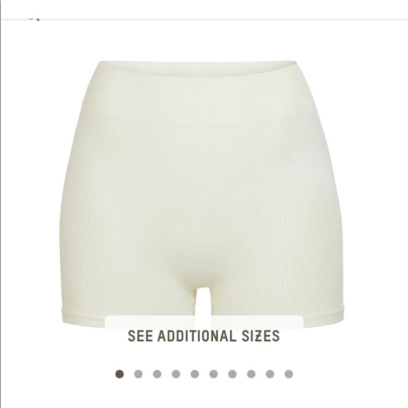 ✨SKIMS Stretch Rib Short - Picture 3 of 6